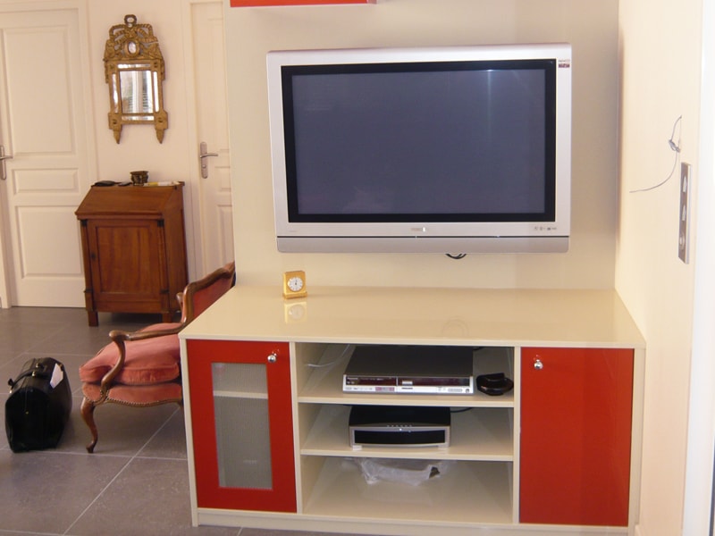 Meuble TV sur mesure au Cap d'Agde 